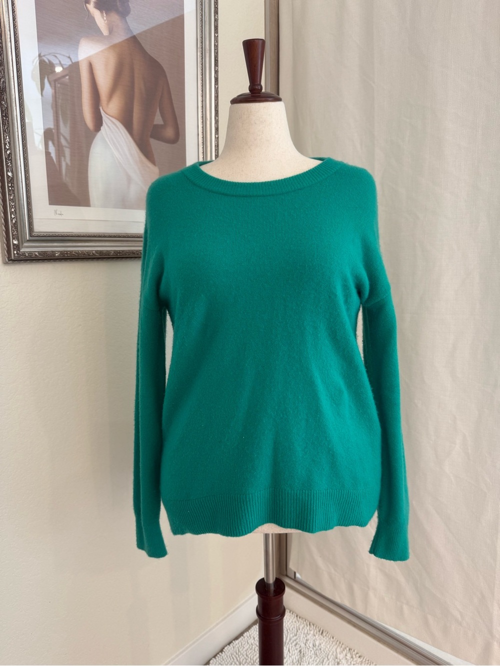 Classic Women's Crewneck Sweater in green